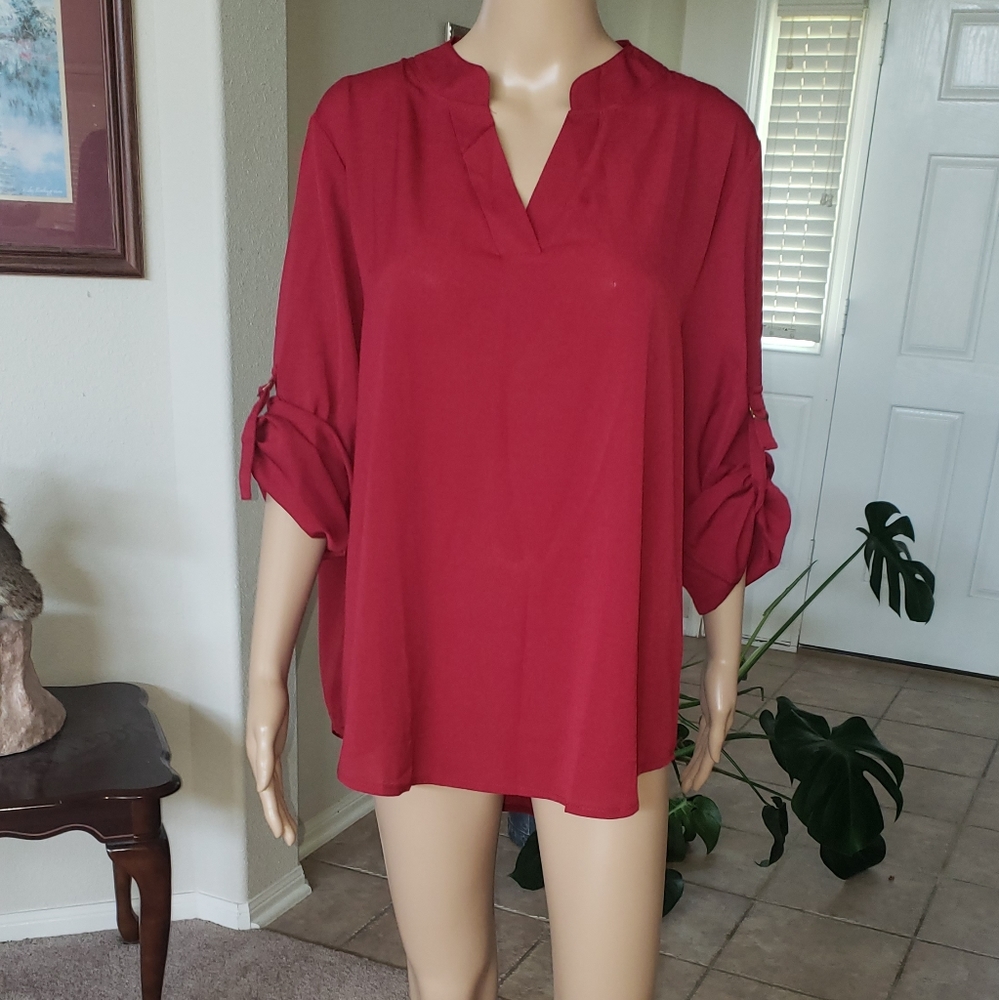 Face to Face xl vneck flowy chiffon high low roll sleeve textured
